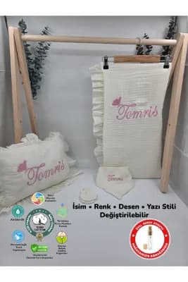 %100 Pamuk Müslin Kumaş Fırfırlı Battaniye Takı Yastığı Kılıfı 35*45 (Hediyeli İsimli Nakış Desenli)