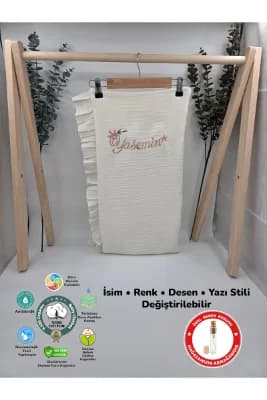 %100 Pamuk 4 Katlı Müslin Kumaş Fırfırlı Battaniye (Hediyeli İsimli Nakış Desenli)