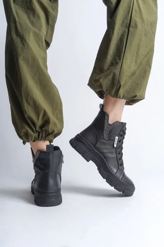 Pabucmarketi Siyah (Siyah Taban) Bağcıklı Fermuarlı Kadın Sneaker Bot