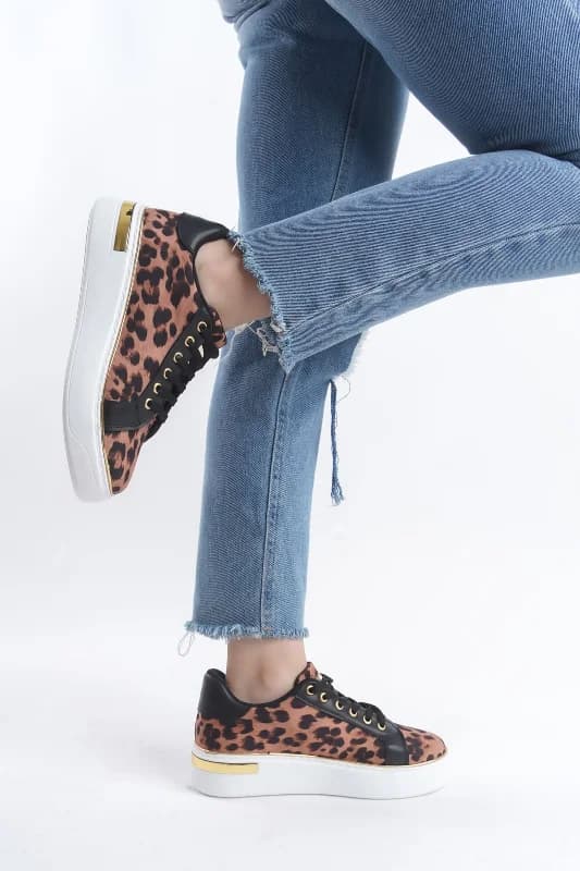 Pabucmarketi Kahverengi Bağcıklı Leopar Desenli Kadın Sneaker