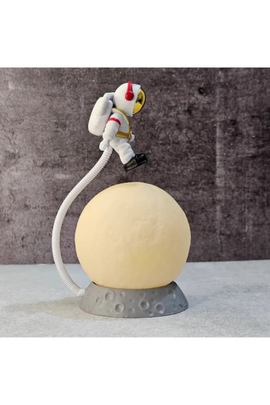 ® 3D Ay Üzerinde Astronot LED Gece Lambası – Dokunmatik 10 Renk Değiştiren D