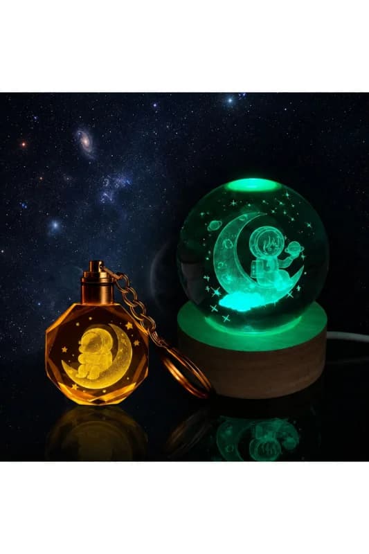 Işıklı Renk Değiştiren Cam Küre - Işıklı Anahtarlık Hediye Seti - Ay Üzerinde Oturannn Astronot Tasarımlı