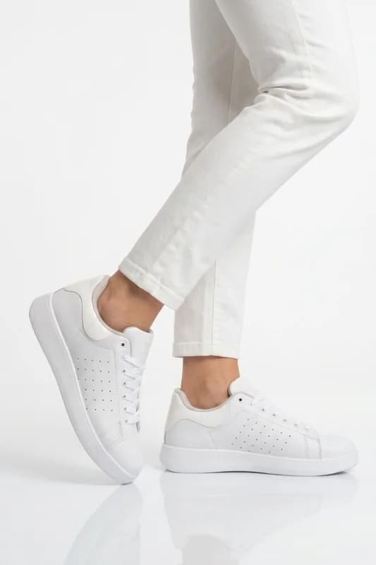 Beyaz Bağcıklı Unisex Spor Ayakkabı