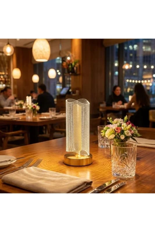 ® Dalgalı Silindirik Kristal Çizgili Model LED Masa Lambası – Gold Tabanlı,