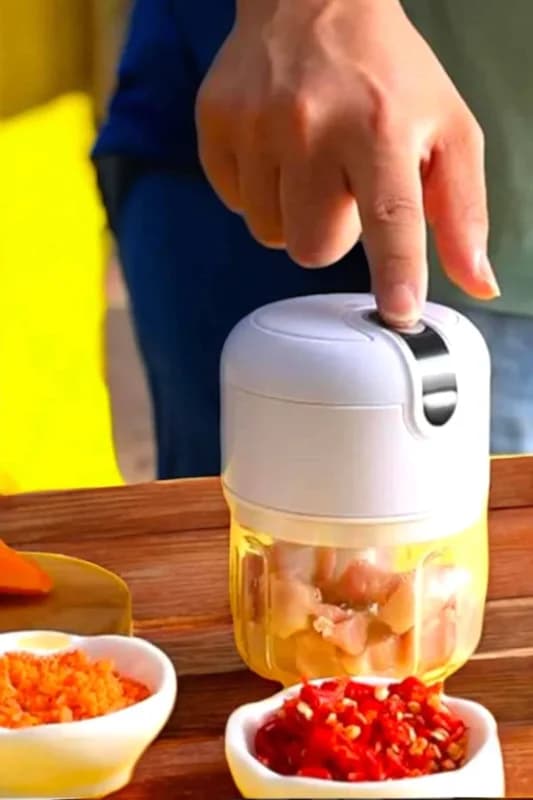 Portatif Usb Şarjlı Doğrayıcı 250 Ml Üç Bıçaklı Çelik