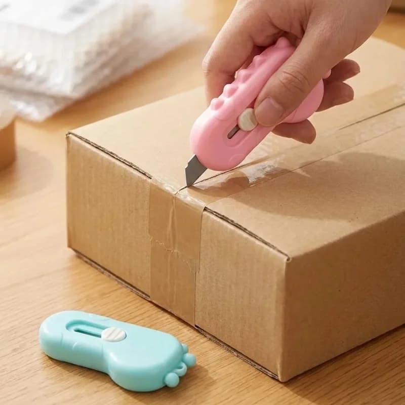Sevimli Dinozor Tasarımlı Pratik Mini Makas ve Kesici Seti