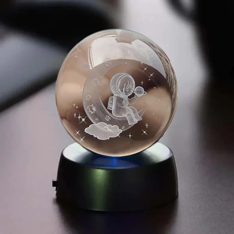 Astronot Temalı Işıklı Cam Küre 8 Cm Yükseklik 6 Cm Çap