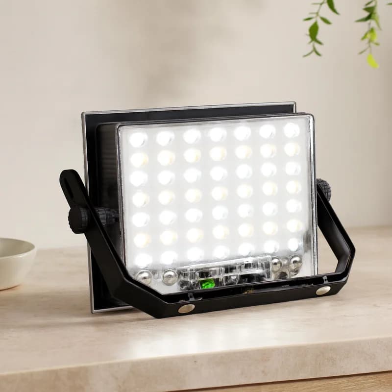 200W Güneş Enerjili LED Projektör - Kamp & Dış Mekan