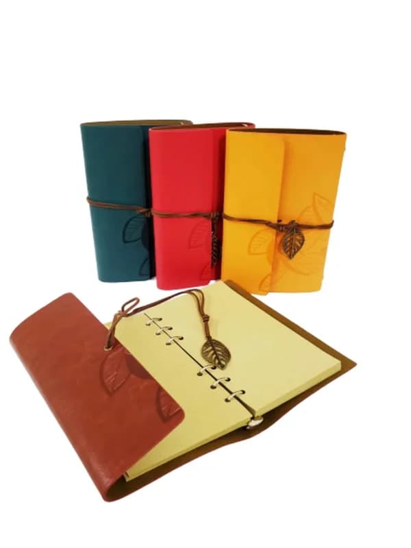 Büyük Boy Yaprak Desenli Defter 40 Yaprak 18.5x12.5 Cm