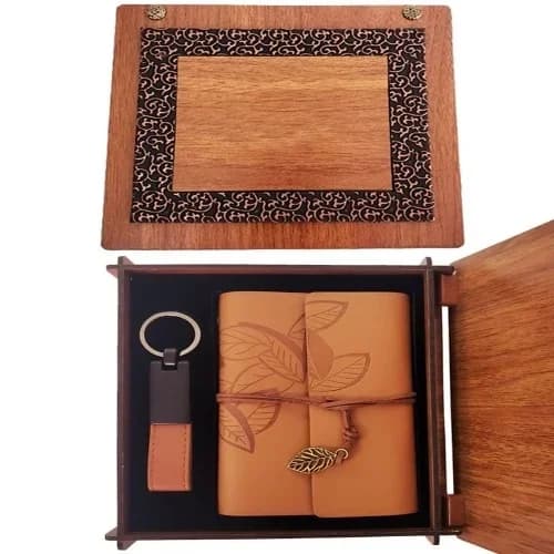 Şık Tasarımlı Deri Defter Ve Anahtarlık Seti Ahşap Kutuda