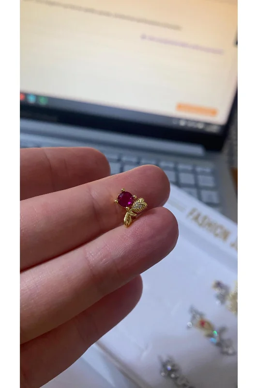 LALE TASARIM FUŞYA TAŞLI GOLD TRAGUS HELİX PEARSING KIKIRDAK KÜPE ÇELİK (HEDİYELİ)