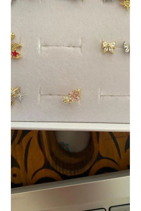 PEMBE TAŞLI MİNİMAL ÇİÇEKLİ TRAGUS HELİX KIKIRDAK KÜPE ÇELİK