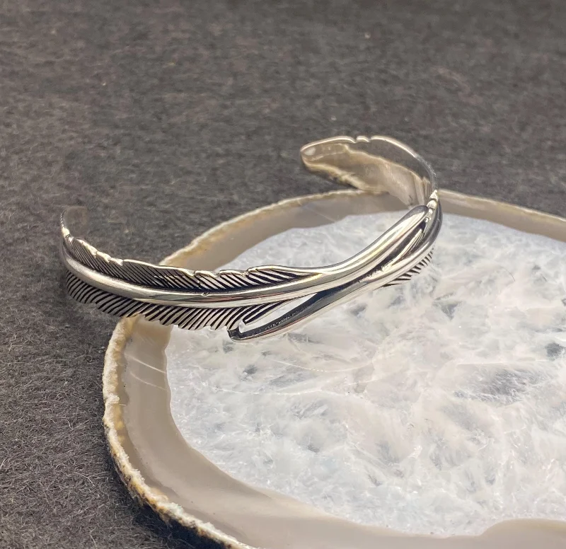 El Yapımı 925 Ayar Gümüş Ağır Tüy Manşet Bileklik | Özgürlük Sembolü Bileklik 21,5 Gram – 2. görsel
