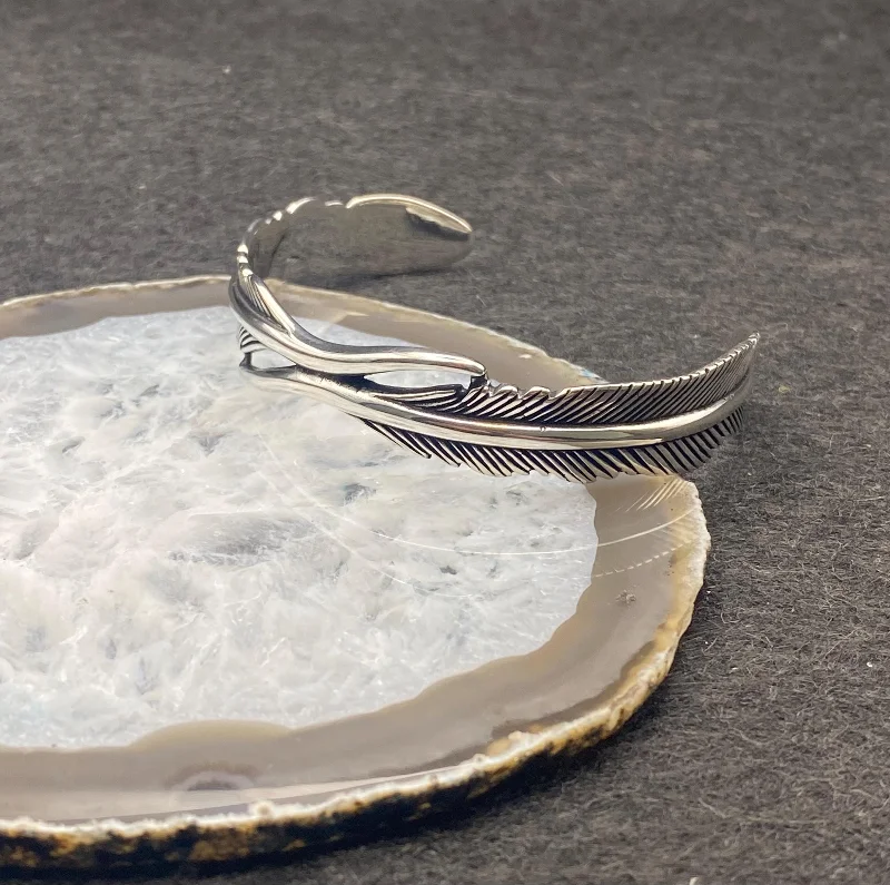 El Yapımı 925 Ayar Gümüş Ağır Tüy Manşet Bileklik | Özgürlük Sembolü Bileklik 21,5 Gram – 3. görsel