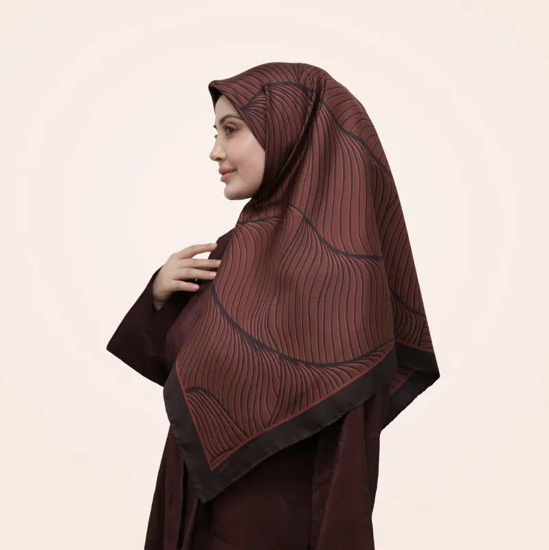 Saye Bordo Işıltısı 16 Momme %100 Twill İpek Eşarp 90x90 – 3. görsel