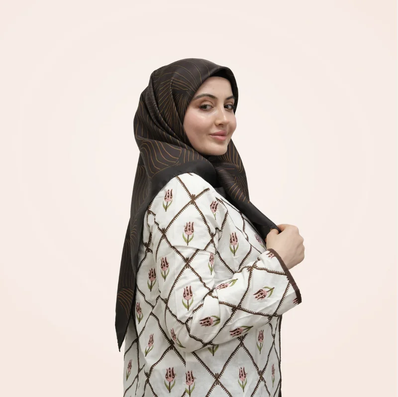 Saye Toprak Esintisi 16 Momme %100 Twill İpek Eşarp 90x90 – 4. görsel