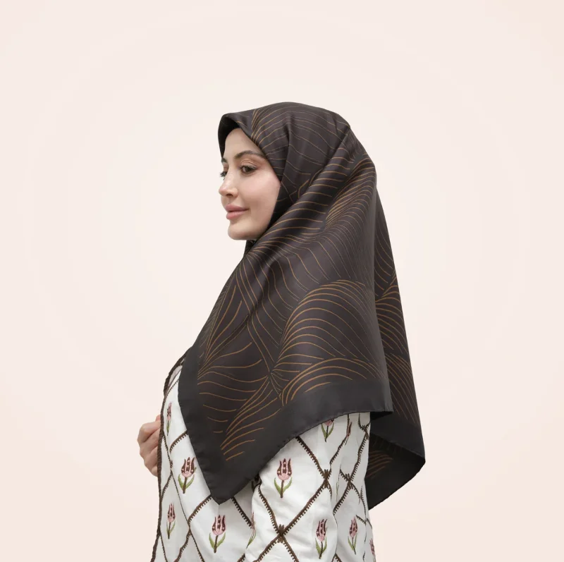 Saye Toprak Esintisi 16 Momme %100 Twill İpek Eşarp 90x90 – 3. görsel