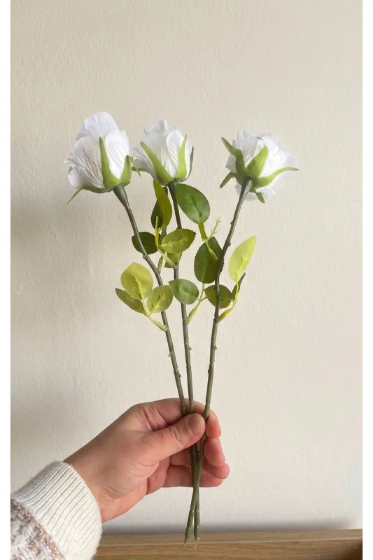 YASİMA 3Lü Tek Dal Beyaz Islak Dokulu Gül Buketi 40 cm – 2. görsel