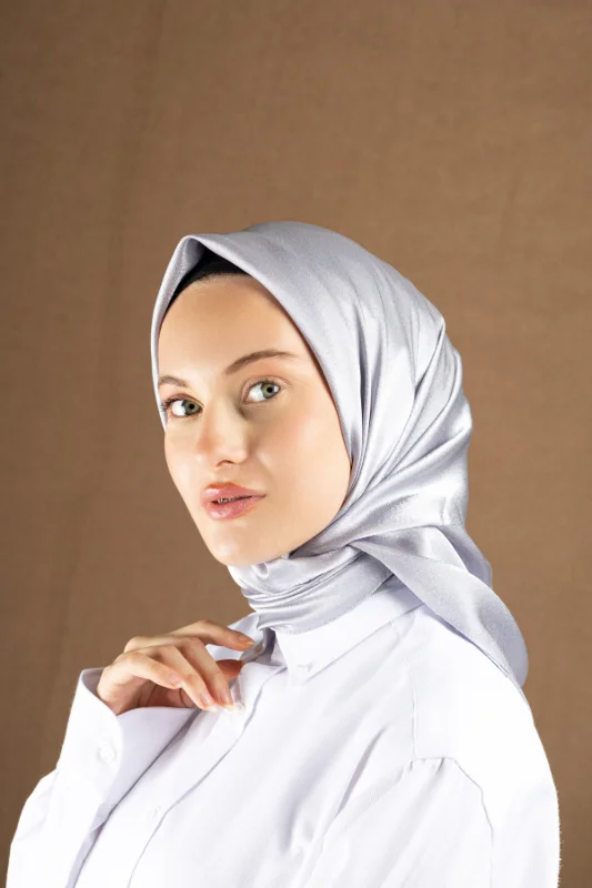 Aura Düz Renk Eşarp - Gündelik ve Özel Kombinler İçin Şık Seçim – 3. görsel