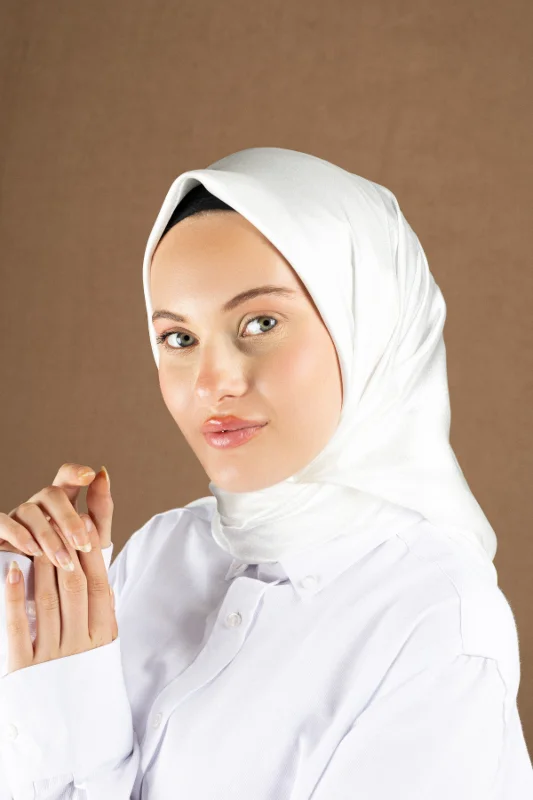Aura Düz Renk Eşarp - Gündelik ve Özel Kombinler İçin Şık Seçim – 3. görsel