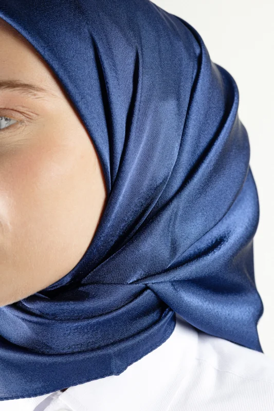 Aura Düz Renk Eşarp - Gündelik ve Özel Kombinler İçin Şık Seçim – 4. görsel