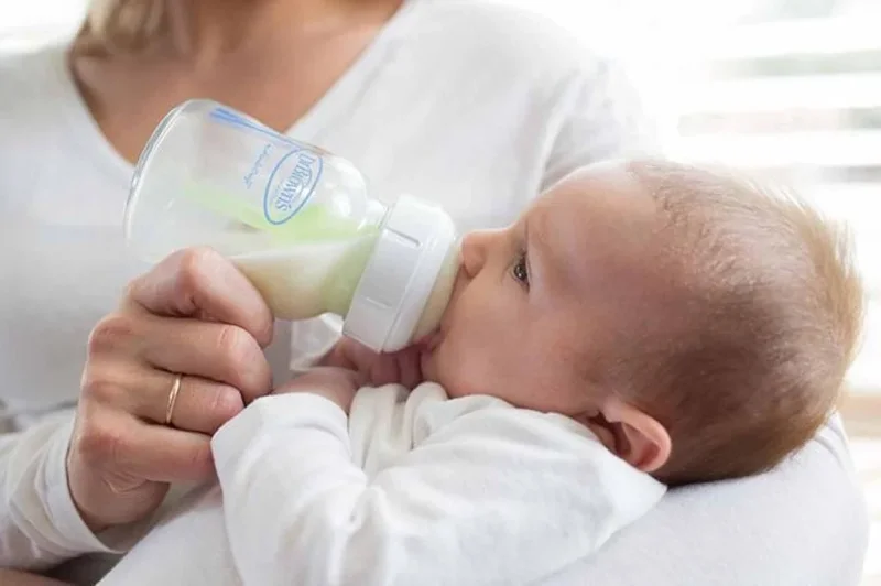 Pratik Geniş Ağız Cam Biberon 150 ml Bebek Kullanımı