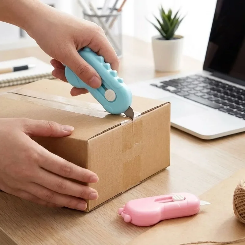 Sevimli Dinozor Tasarımlı Pratik Mini Makas ve Kesici Seti