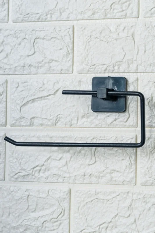 Ergonomik Yapışkanlı Siyah Metal Rulo Havluluk Aparatı