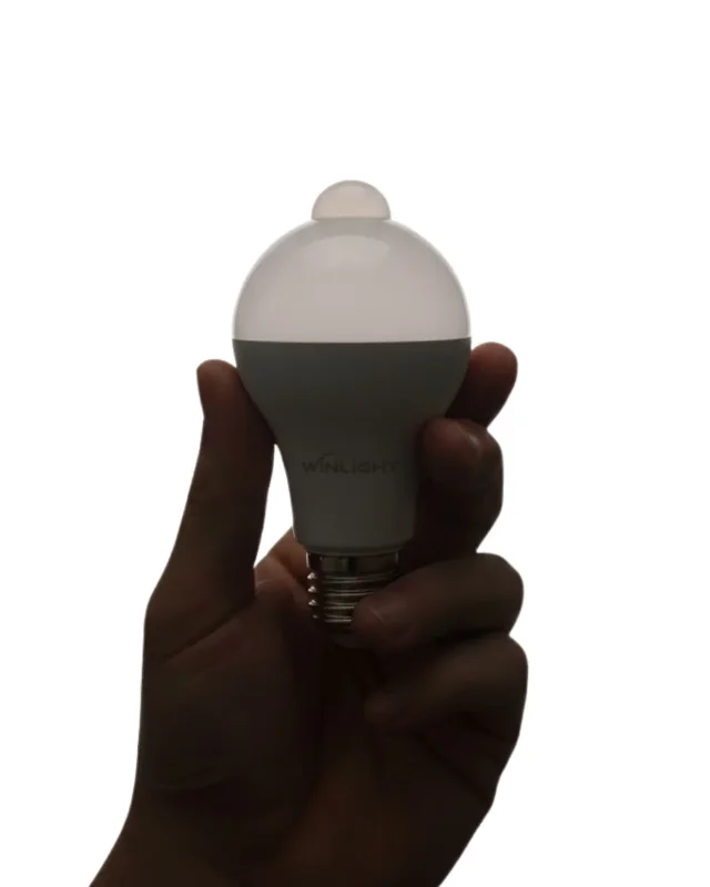 Enerji Tasarruflu Sensörlü Led Lamba 1 Adet