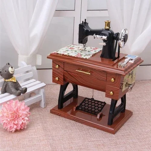 Makinesi Müzik Kutusu 20 Cm Dekoratif (dikiş Model)