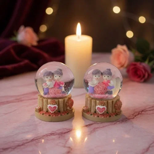 Işıklı Mini Kar Küresi 7x4 Cm Sevgili Çift Temalı
