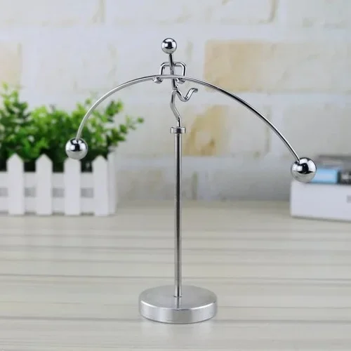Şık Tasarımlı Newton Denge Adam 18 Cm Dekoratif Ürün
