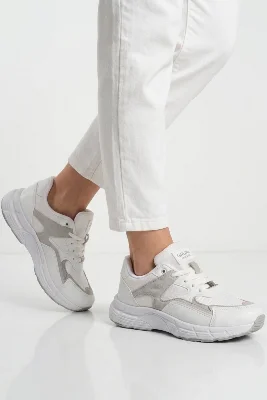 Beyaz Bağcıklı Unisex Spor Ayakkabı