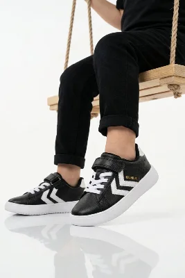 Siyah Cırtlı Unisex Çocuk Spor Ayakkabı