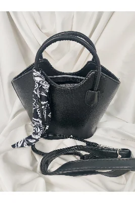 Siyah Sepet Form Büzgü Tasarımlı Bandana Fularlı Çapraz El Çantası