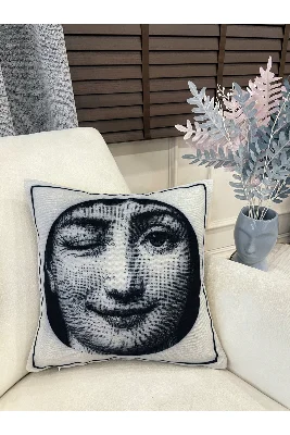 Açık Gri Fornasetti Lina Cavalieri Yüz Temalı Kırlent Kılıfı 45x45