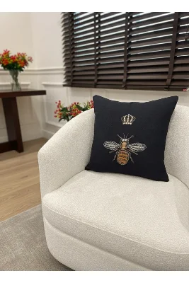 Kraliçe Arı İşleme Görünüm Dokuma Kumaş Kırlent Kılıfı 45x45