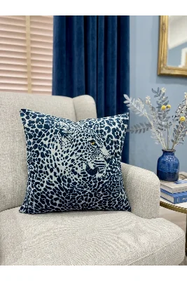 Leopar Desen Kadife Kırlent Kılıfı (45x45)