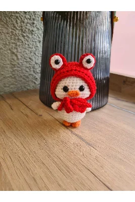 amigurumi örgü oyuncak kırmızı şapkalı ördek anahtarlık