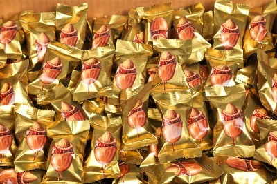 Toptan Karamel Çikolatalı Bademli Hurma 5 kg