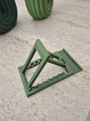 Katlanabilir & Ayarlanabilir Telefon ve Tablet Standı – 3D Baskı Masaüstü Tutucu